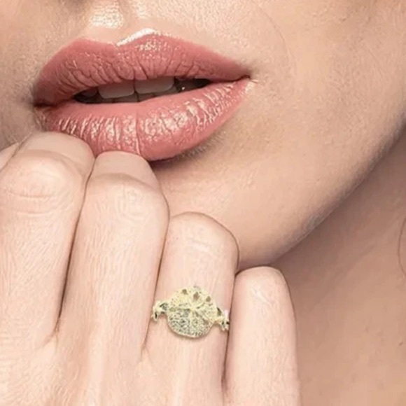 Authentic 14 KT Solid Gold Sand Dollar w/Starfish Ring Size 7.5 Brand New in Box - Picture 3 of 8